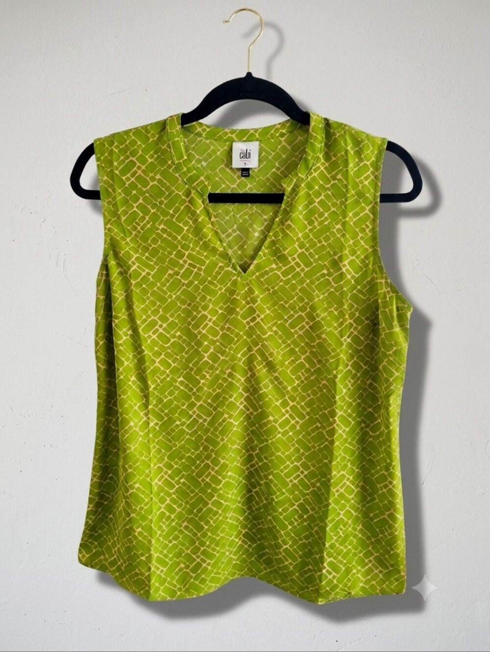 Cabi Lime Geometric Sleeveless V-Neck Top - Small - NWOT - Peplum Back